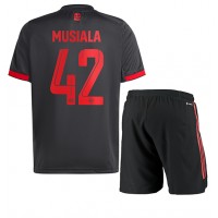 Dres Bayern Munich Jamal Musiala #42 Rezervni za djecu 2022-23 Kratak Rukav (+ kratke hlače)